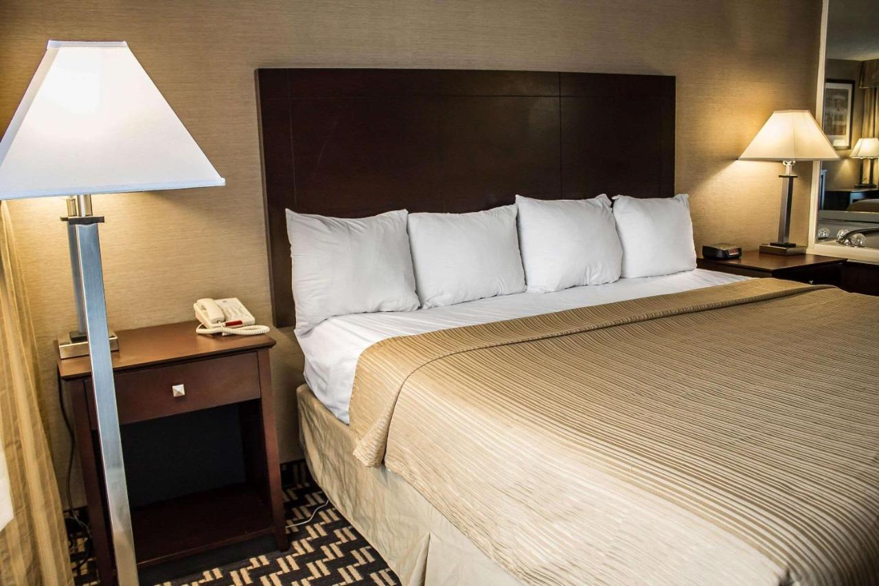 Quality Inn & Conference Center Akron Εξωτερικό φωτογραφία
