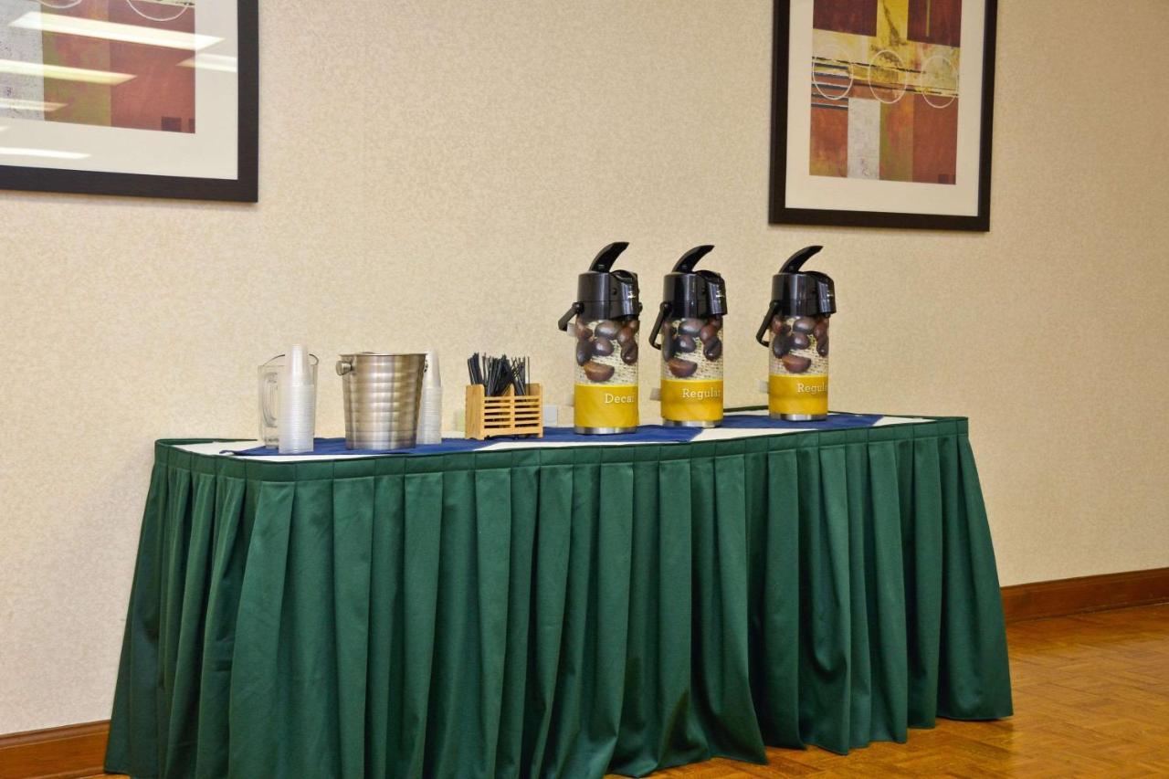 Quality Inn & Conference Center Akron Εξωτερικό φωτογραφία