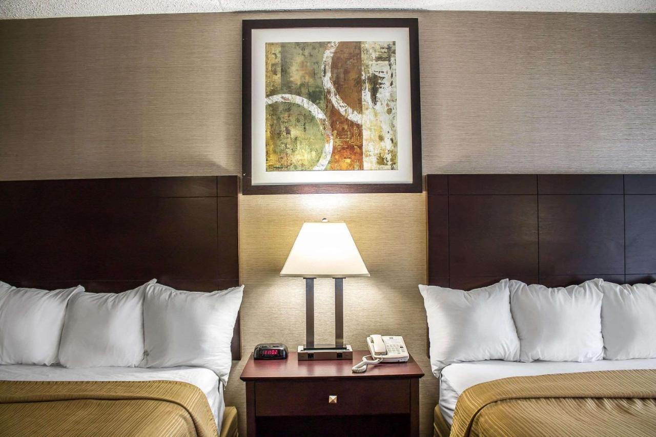 Quality Inn & Conference Center Akron Εξωτερικό φωτογραφία