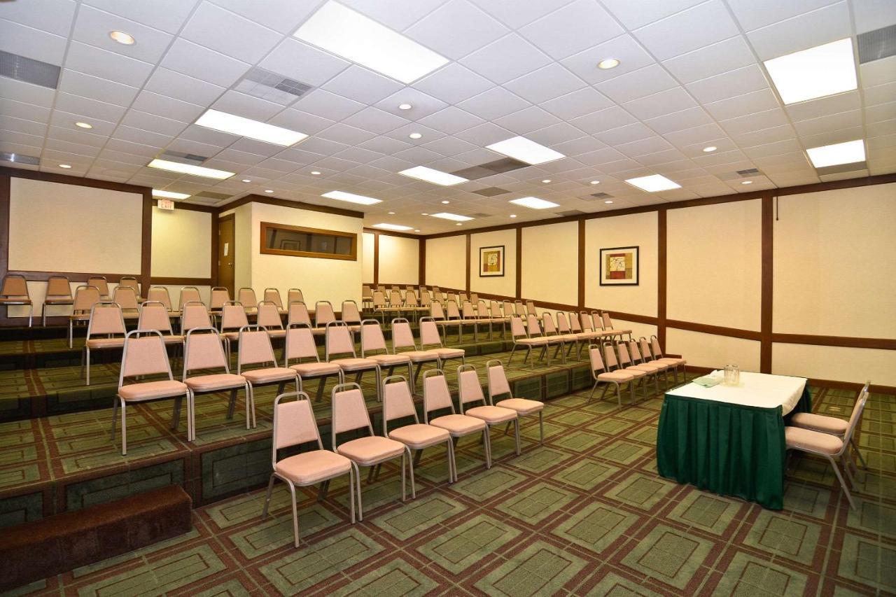 Quality Inn & Conference Center Akron Εξωτερικό φωτογραφία